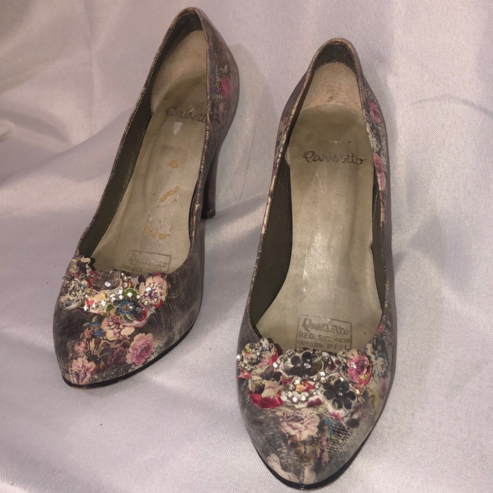 Vintage Beautiful Floral Pumps